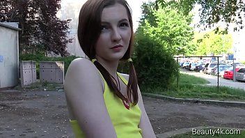 play Femeie cu sani mici face sex brutal la sedinta foto