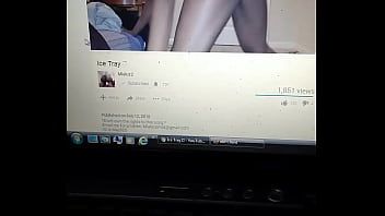 play Mujer joven caliente y caliente que está ansiosa por un juego de xxx tanto como sea posible