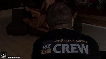 play Film Xnxx con bambini che fanno sesso di notte con due uomini