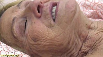 play The old woman no longer gets tired of his cock and has sex in hell