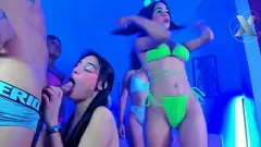 play Latina Orgy: amatorscy sąsiedzi szaleją na kutasa