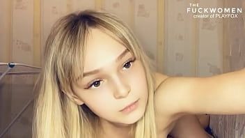 play A adolescente loira mais sexy que faz sexo oral